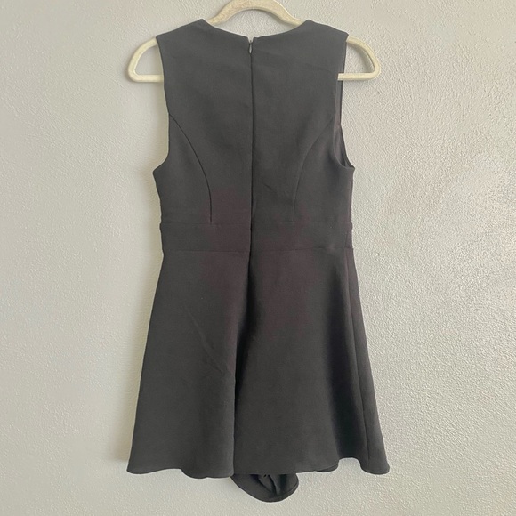 Urban Outfitters Romper Size 4 Lace Up Sleeveless Romper Black Silence + Noise - Picture 6 of 8